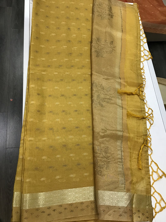 Soft tissue saree