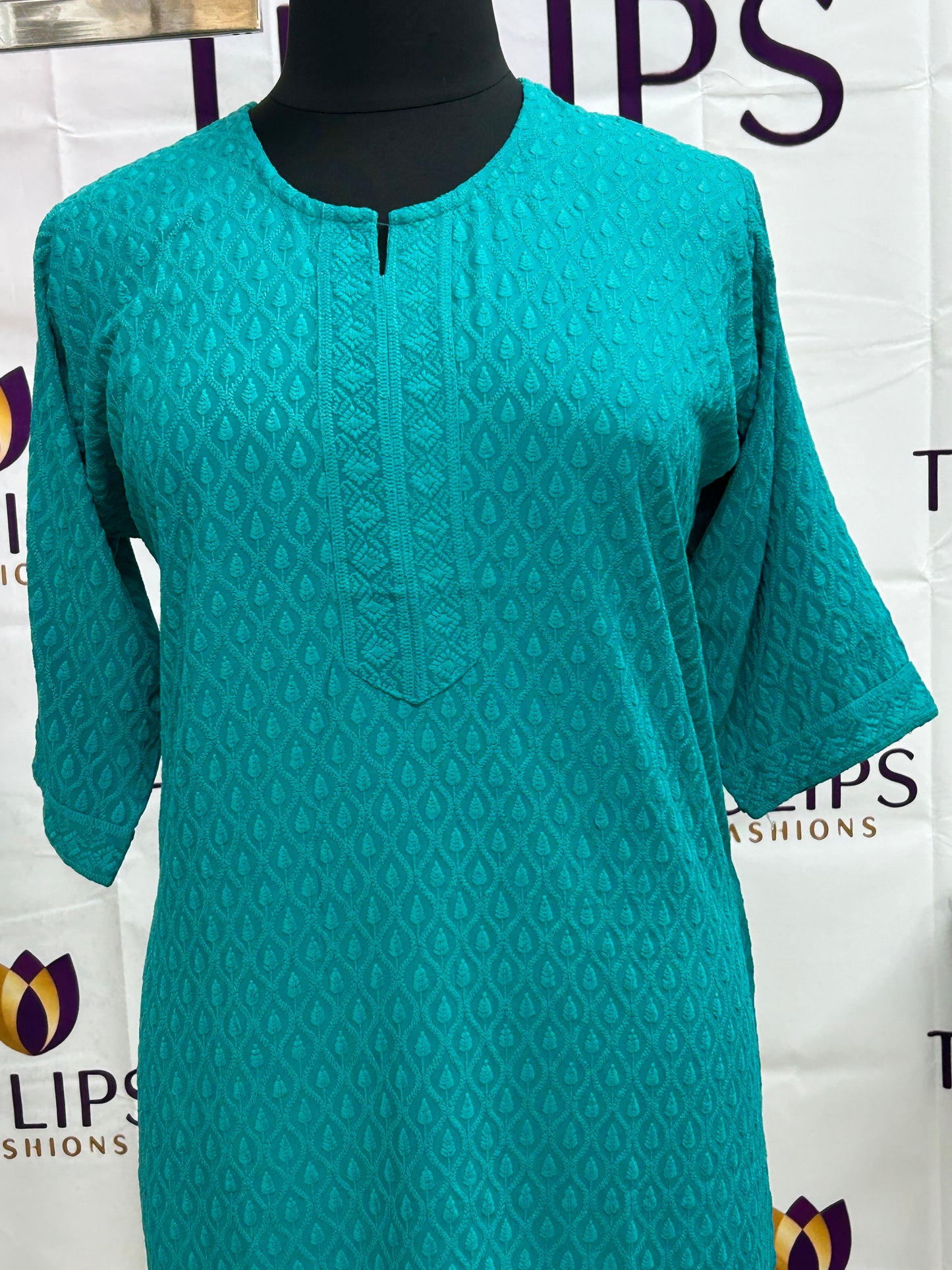 Chikankari kurti