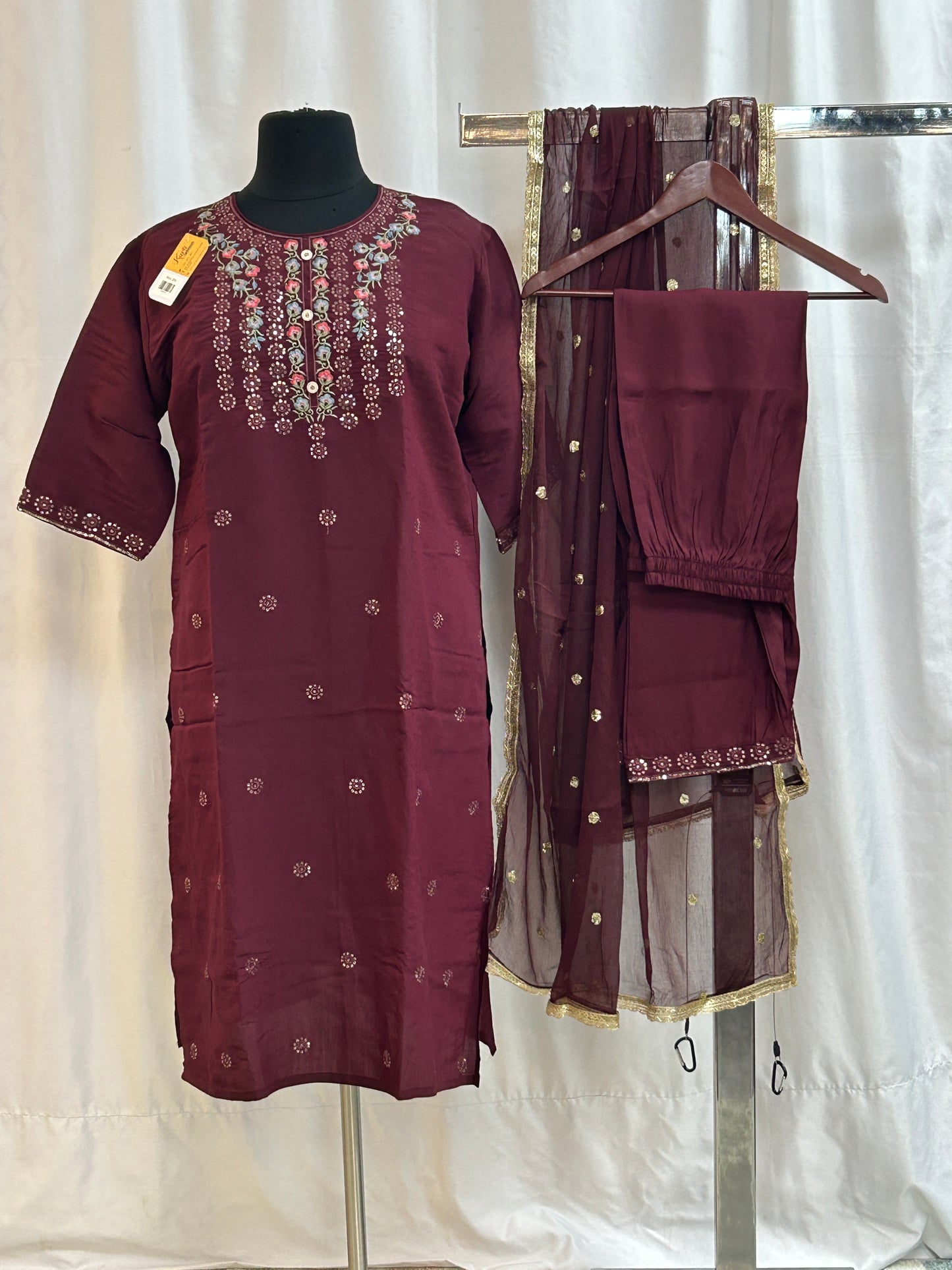 CE6E9A76-A042-4C5C-8B42-78F36EFB4889 - Kurti Connection USA