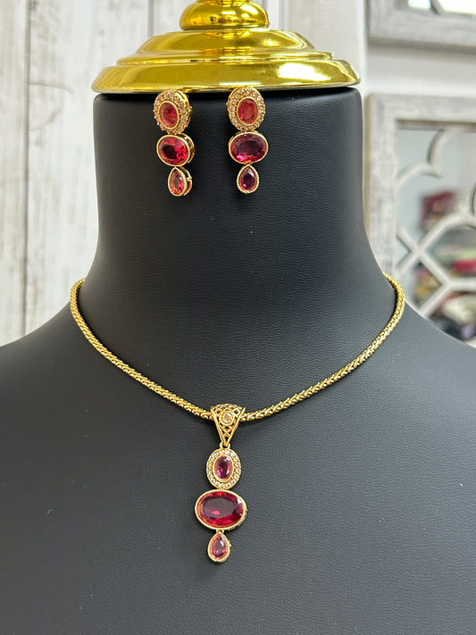Pendant necklace set by Kurti Connection USA