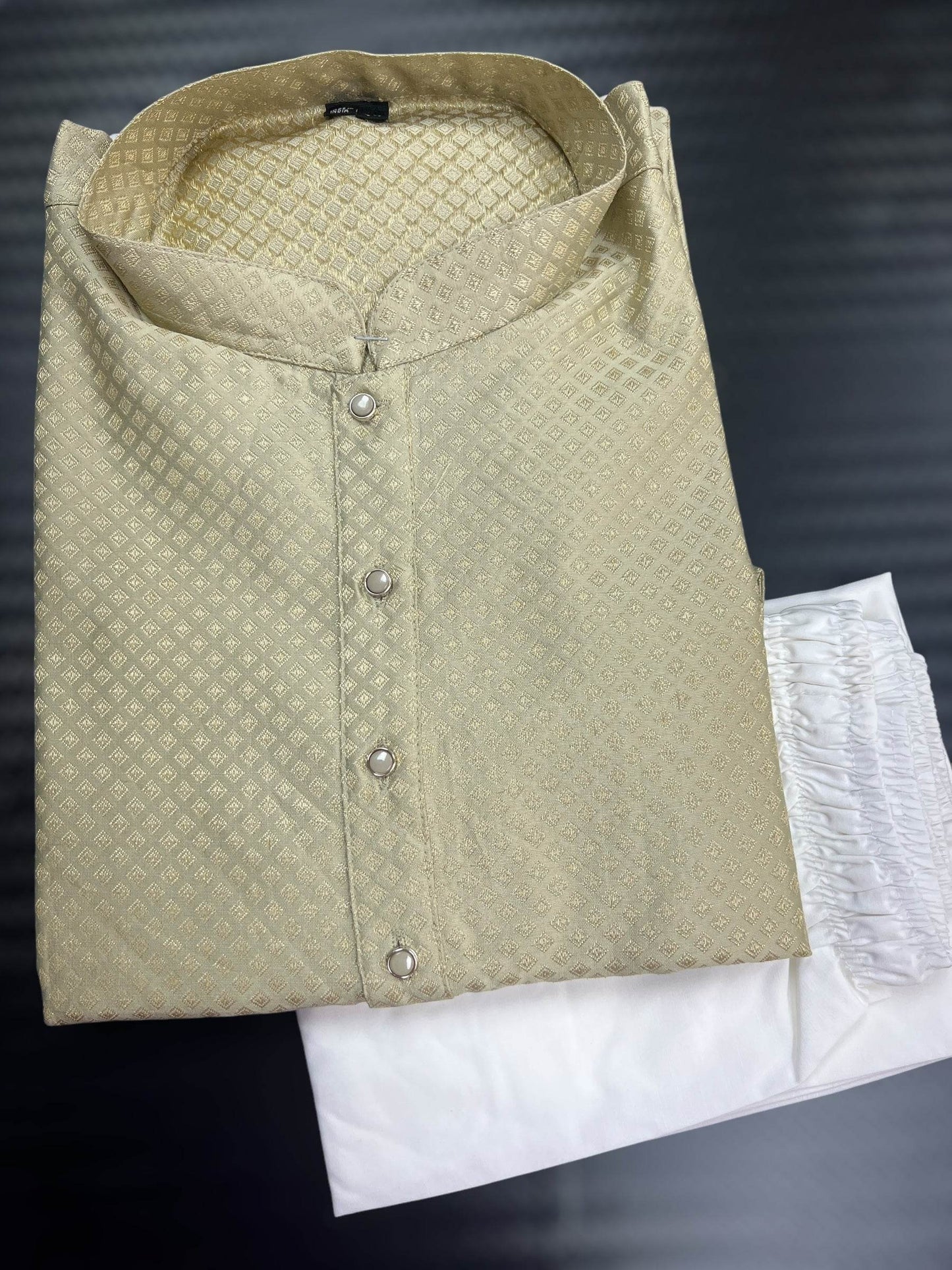 B110EB32-2F0D-401B-8290-977AD3061A9A - Kurti Connection USA