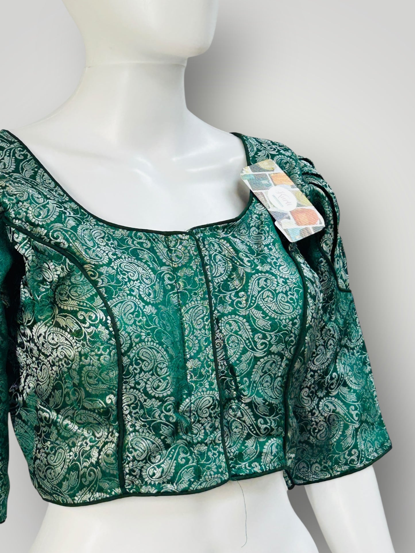 E6DA0106-0953-4830-8AA0-F1BEA8FD5627 - Kurti Connection USA