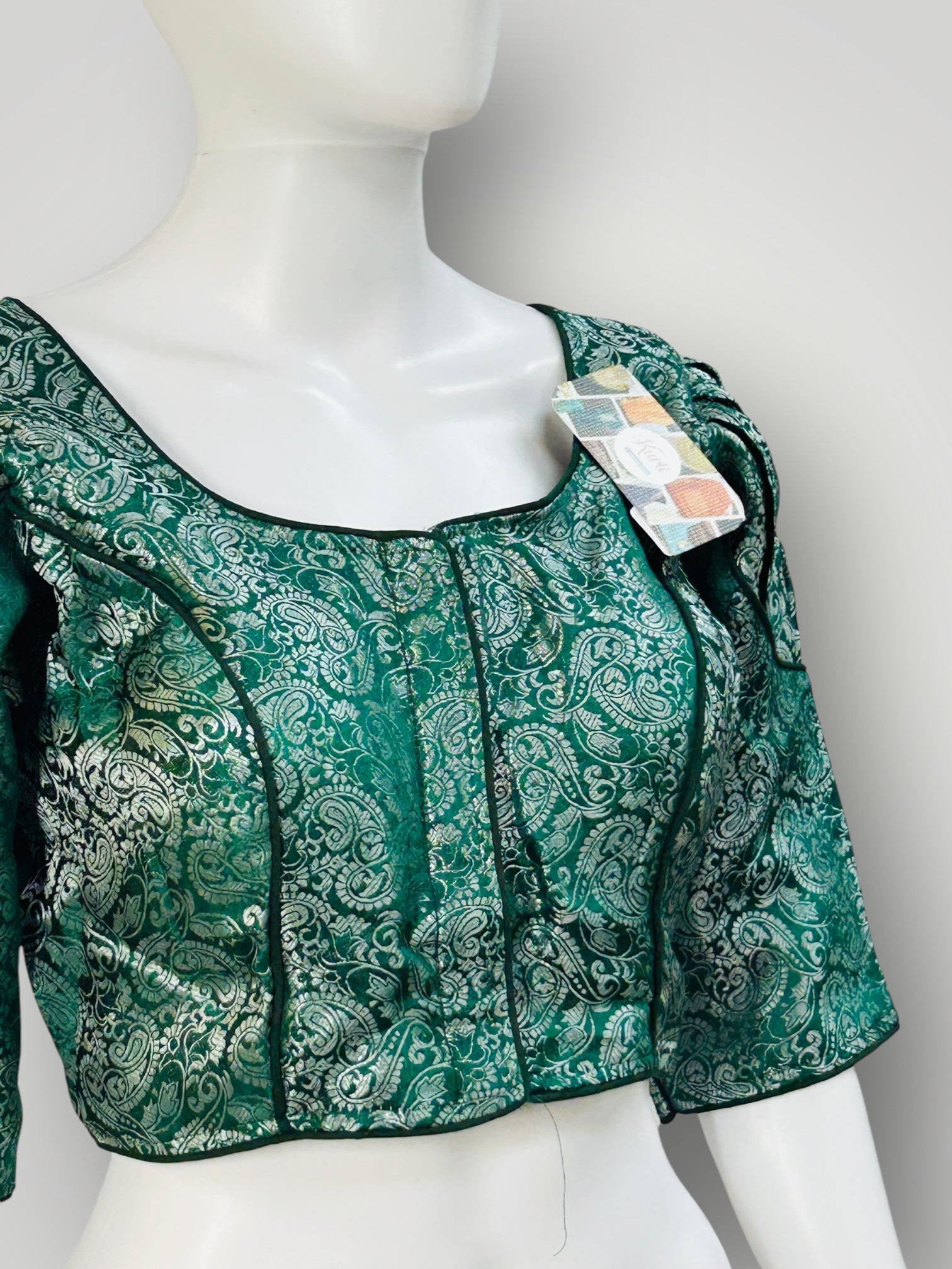 E6DA0106-0953-4830-8AA0-F1BEA8FD5627 - Kurti Connection USA