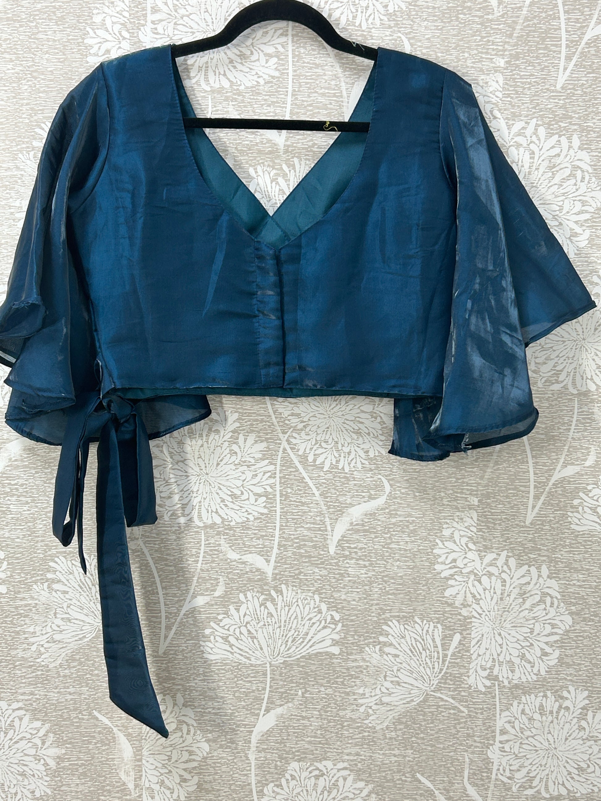 E850C1E6-5ACA-46B5-81EE-013BC4674C43 - Kurti Connection USA