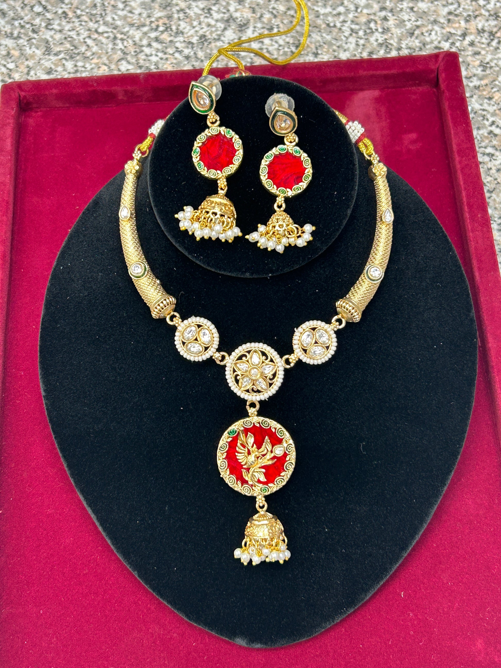 Gold polished necklace set by Kurti Connection USA