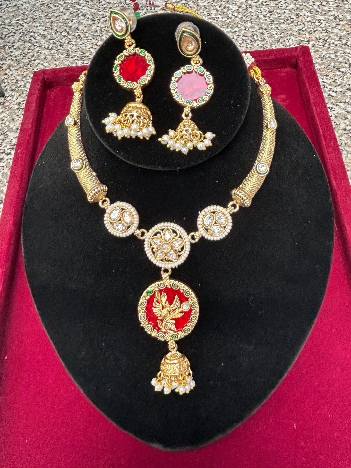 Gold polished necklace set by Kurti Connection USA