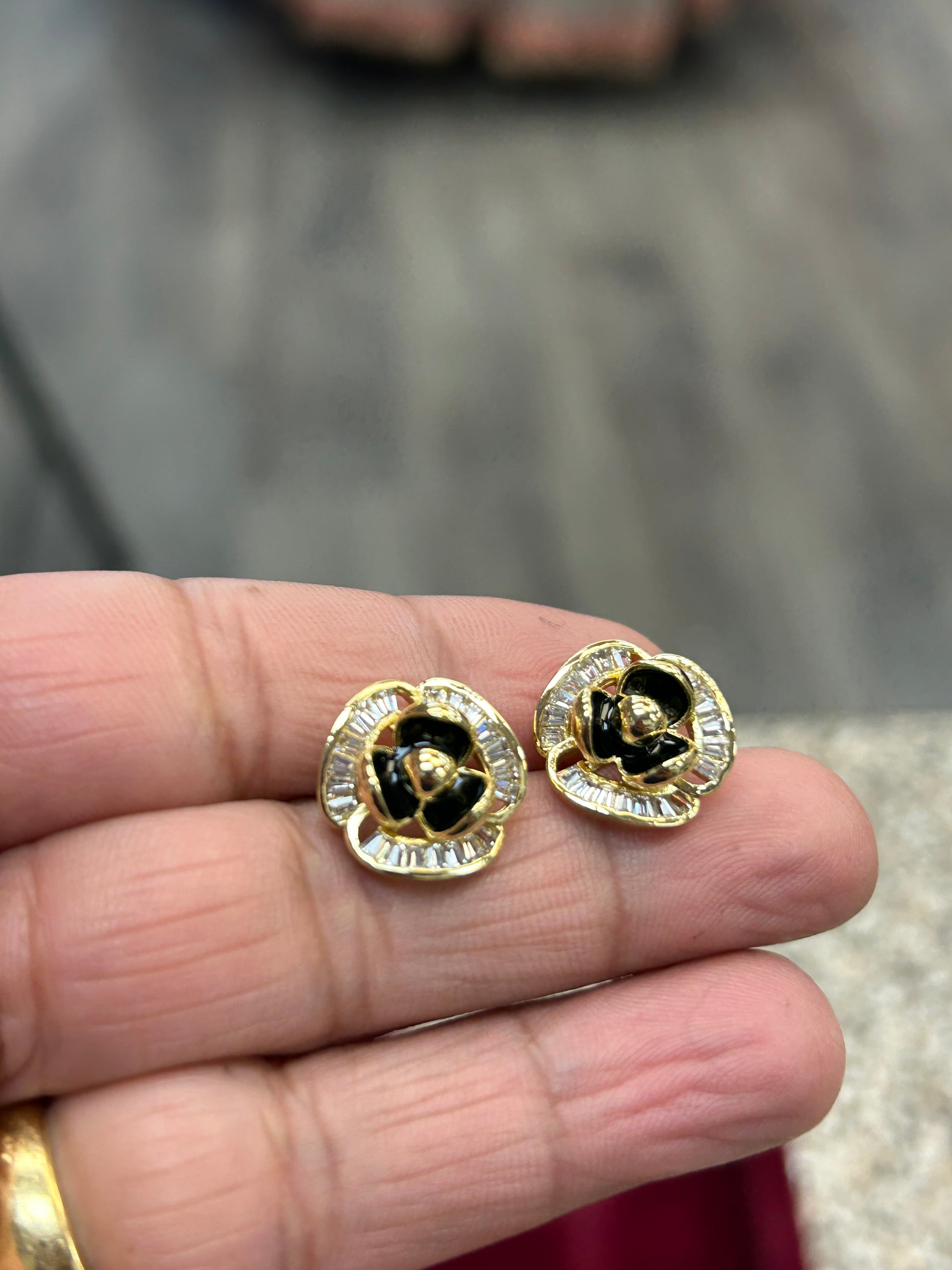 Anti tarnish earrings by Kurti Connection USA