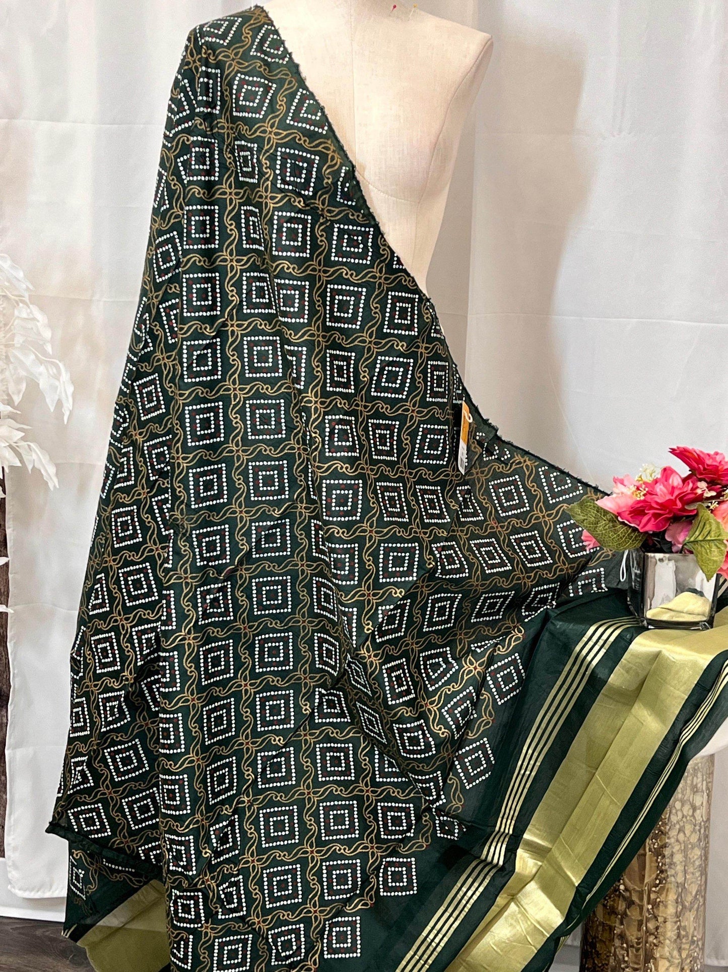 Cotton bandhani dupatta with lagdi patta - Kurti Connection USA