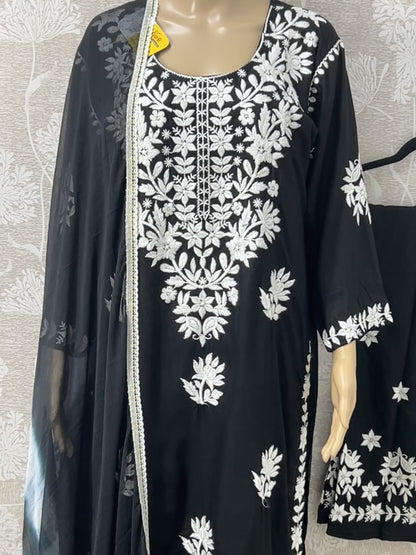 Gulab : Chikankari Kurti set